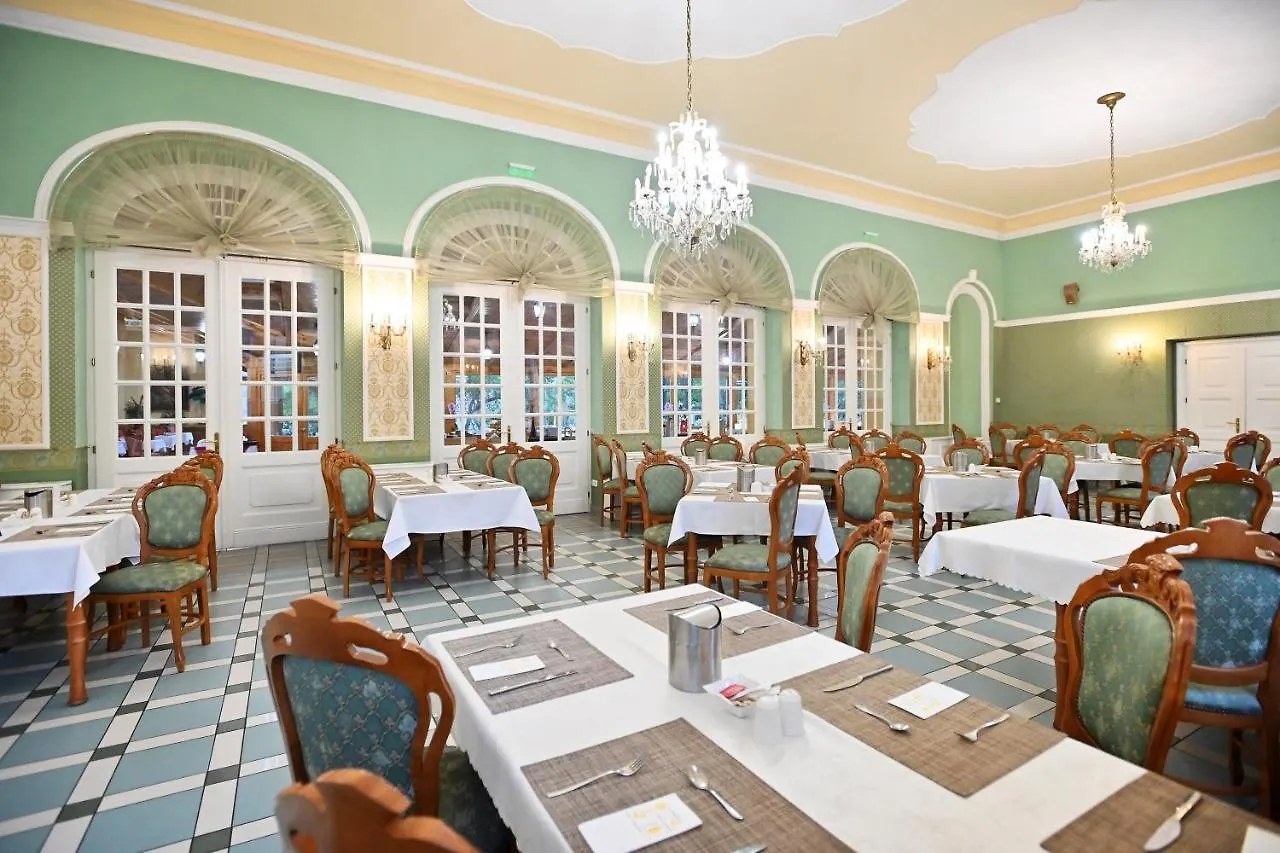 Hotel Eger & Park 4*,